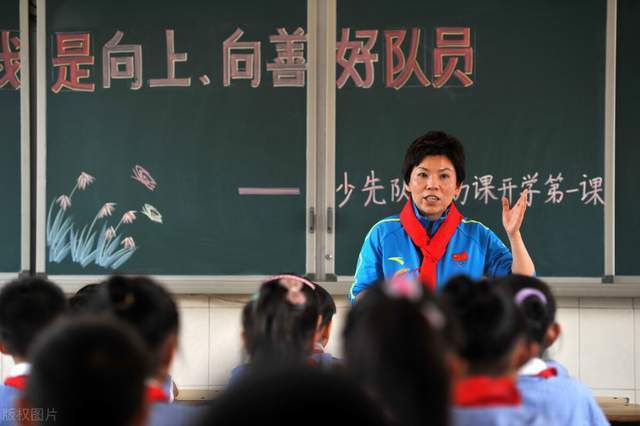 “两个被各自家庭抛弃掉的孤独个体，和庄稼一样沦为大地的孩子